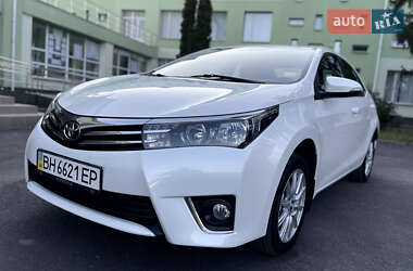 Седан Toyota Corolla 2014 в 