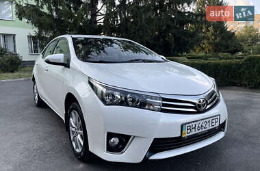 Седан Toyota Corolla 2014 в 