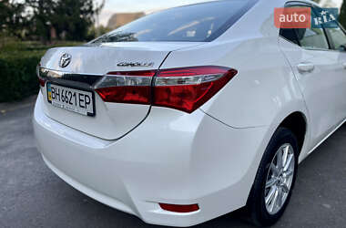 Седан Toyota Corolla 2014 в 