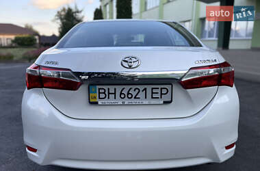 Седан Toyota Corolla 2014 в 
