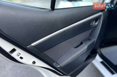 Седан Toyota Corolla 2014 в 
