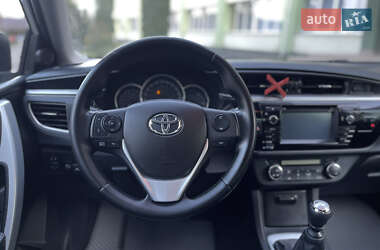 Седан Toyota Corolla 2014 в 