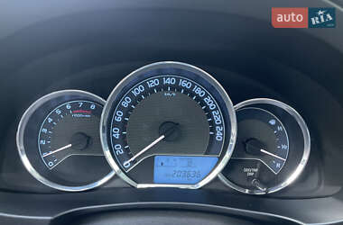 Седан Toyota Corolla 2014 в 