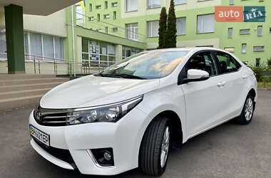 Седан Toyota Corolla 2014 в 