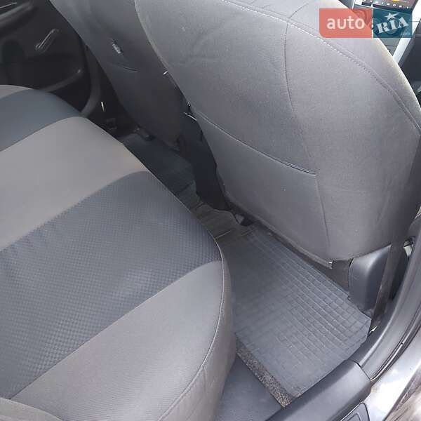 Седан Toyota Corolla 2013 в Чернигове