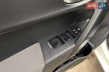 Седан Toyota Corolla 2017 в 