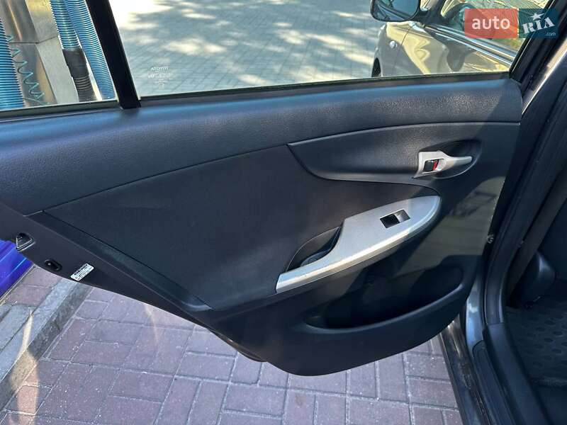 Седан Toyota Corolla 2007 в Днепре