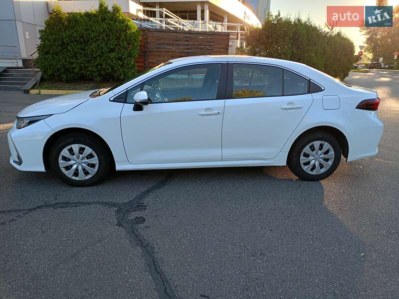 Седан Toyota Corolla 2021 в Киеве