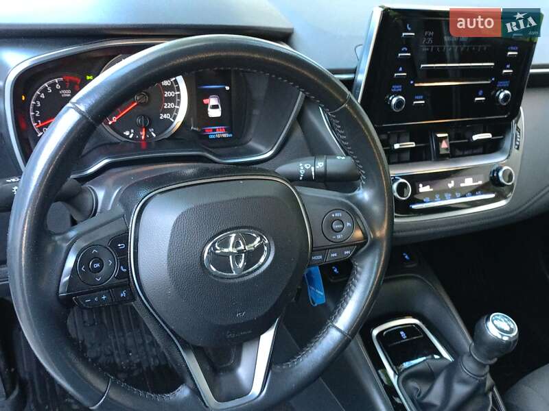 Седан Toyota Corolla 2021 в Киеве