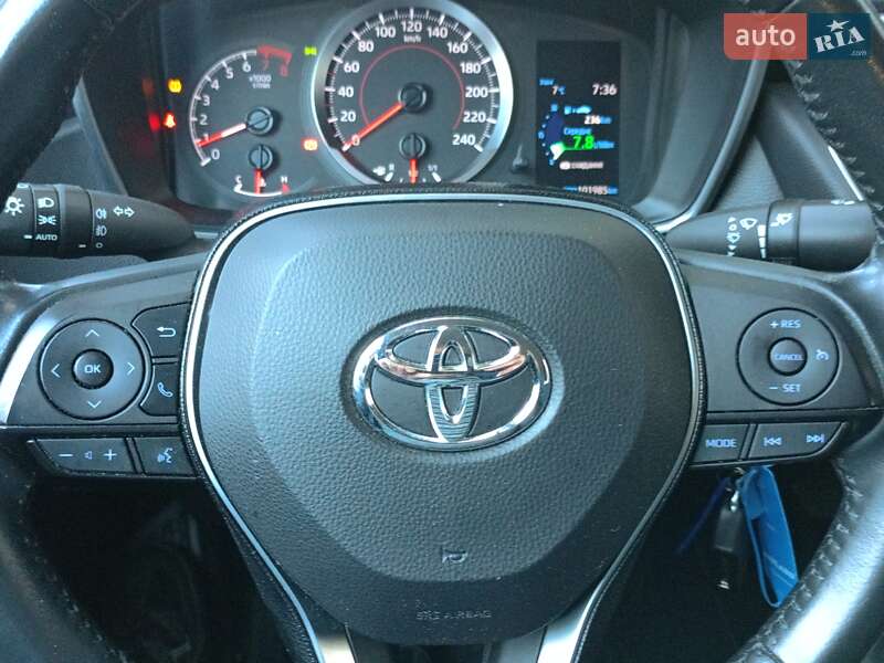 Седан Toyota Corolla 2021 в Киеве