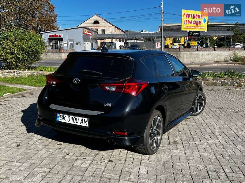 Хетчбек Toyota Corolla 2017 в Рівному