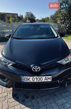 Хэтчбек Toyota Corolla 2017 в 