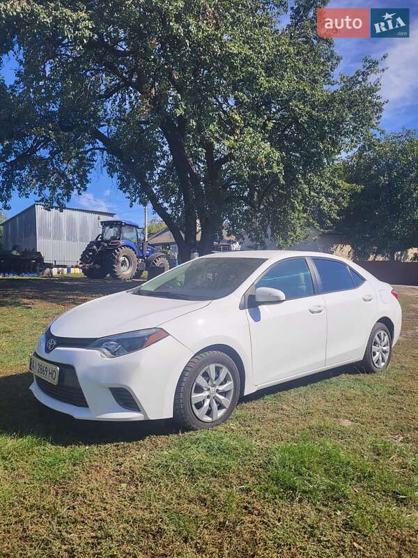Седан Toyota Corolla 2016 в Могилев-Подольске