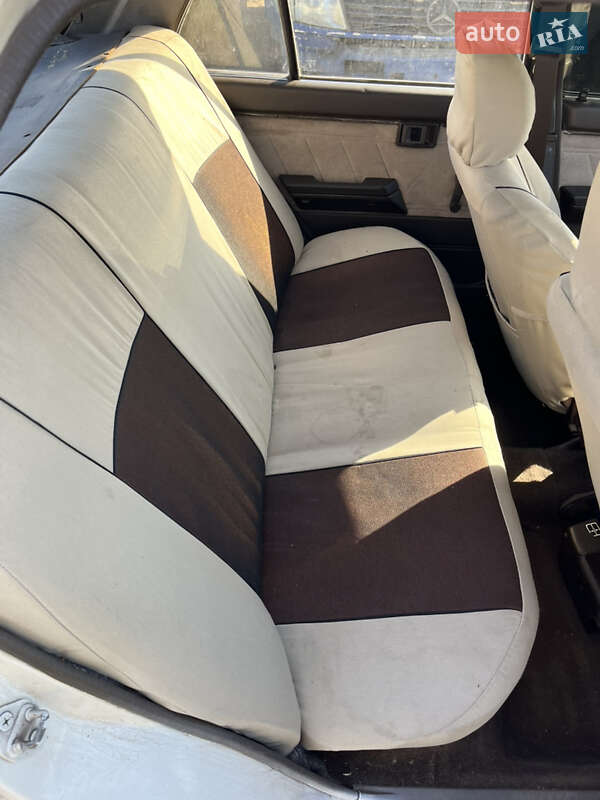 Седан Toyota Corolla 1987 в Одессе