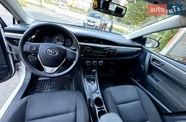 Седан Toyota Corolla 2016 в 