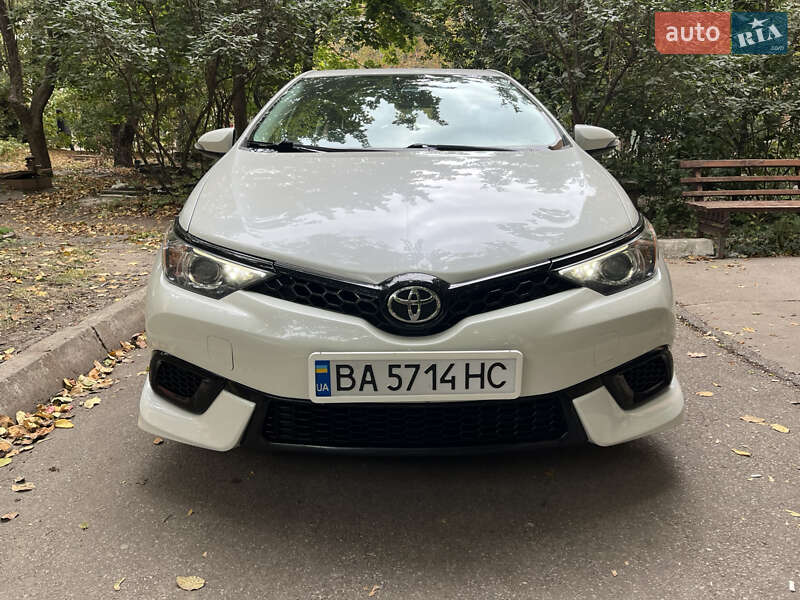 Хетчбек Toyota Corolla 2017 в Кропивницькому