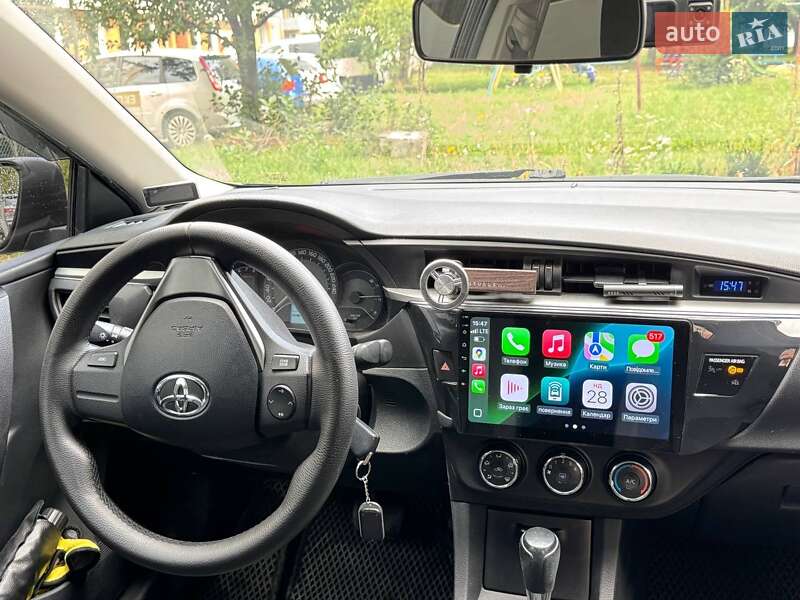 Седан Toyota Corolla 2016 в Тернополі