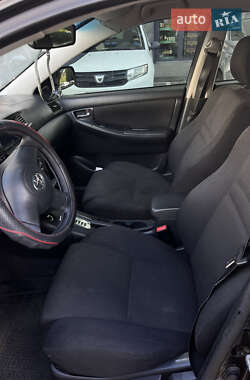 Седан Toyota Corolla 2005 в 