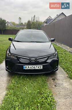 Седан Toyota Corolla 2019 в Киеве