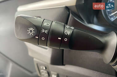 Седан Toyota Corolla 2015 в 