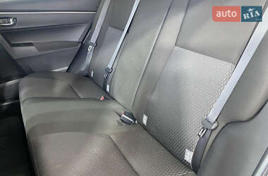 Седан Toyota Corolla 2015 в 