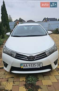 Седан Toyota Corolla 2013 в 