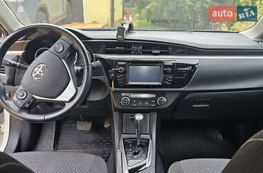 Седан Toyota Corolla 2013 в 