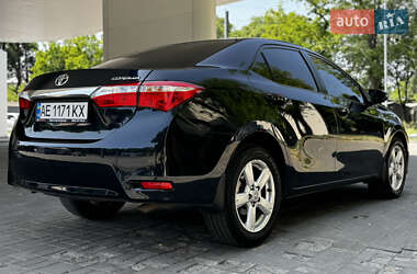 Седан Toyota Corolla 2014 в 