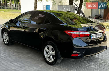Седан Toyota Corolla 2014 в 