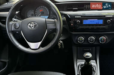 Седан Toyota Corolla 2014 в 