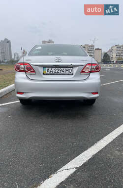 Седан Toyota Corolla 2012 в 