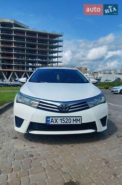Седан Toyota Corolla 2014 в Івано-Франківську