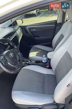 Седан Toyota Corolla 2017 в 