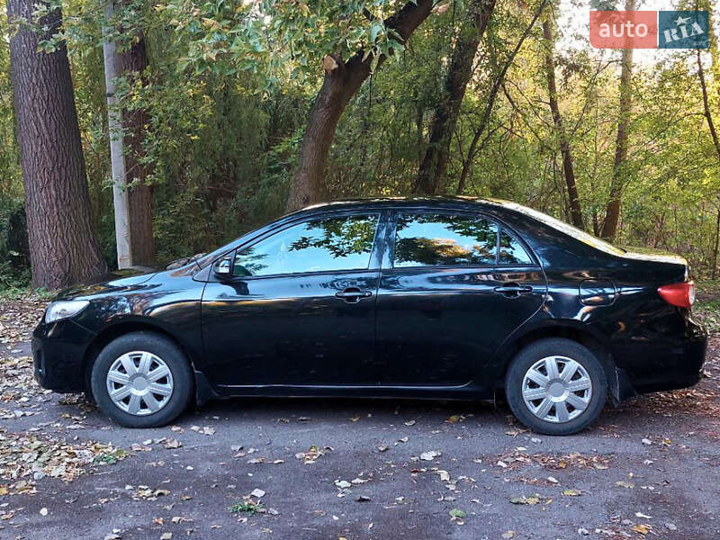 Седан Toyota Corolla 2010 в Харькове