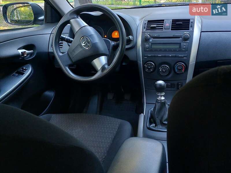 Седан Toyota Corolla 2010 в Харькове