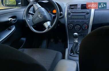 Седан Toyota Corolla 2010 в 