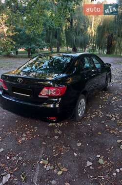Седан Toyota Corolla 2010 в 