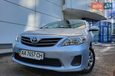 Седан Toyota Corolla 2011 в 