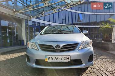 Седан Toyota Corolla 2011 в 