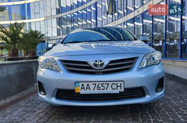 Седан Toyota Corolla 2011 в 