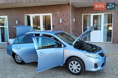 Седан Toyota Corolla 2011 в 
