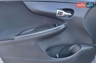 Седан Toyota Corolla 2011 в 