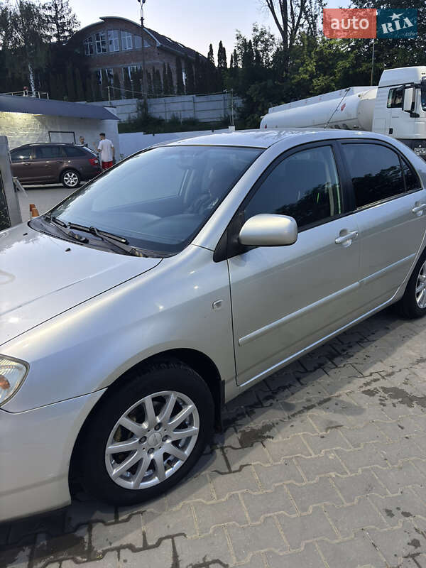 Седан Toyota Corolla 2005 в Чернівцях фото 2 Седан Toyota Corolla 2005 в Чернівцях