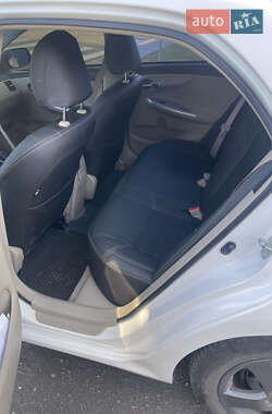 Седан Toyota Corolla 2013 в 