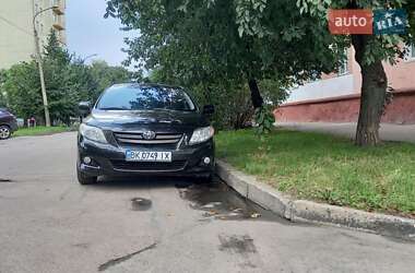 Седан Toyota Corolla 2008 в Ровно