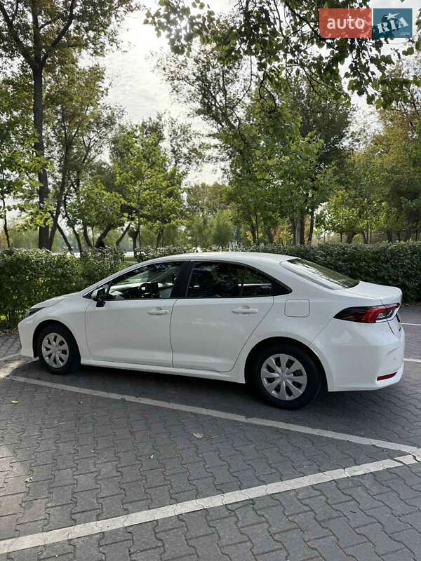 Седан Toyota Corolla 2020 в Киеве