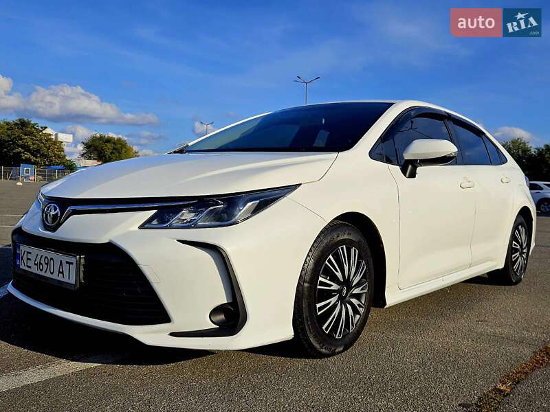 Седан Toyota Corolla 2019 в Днепре