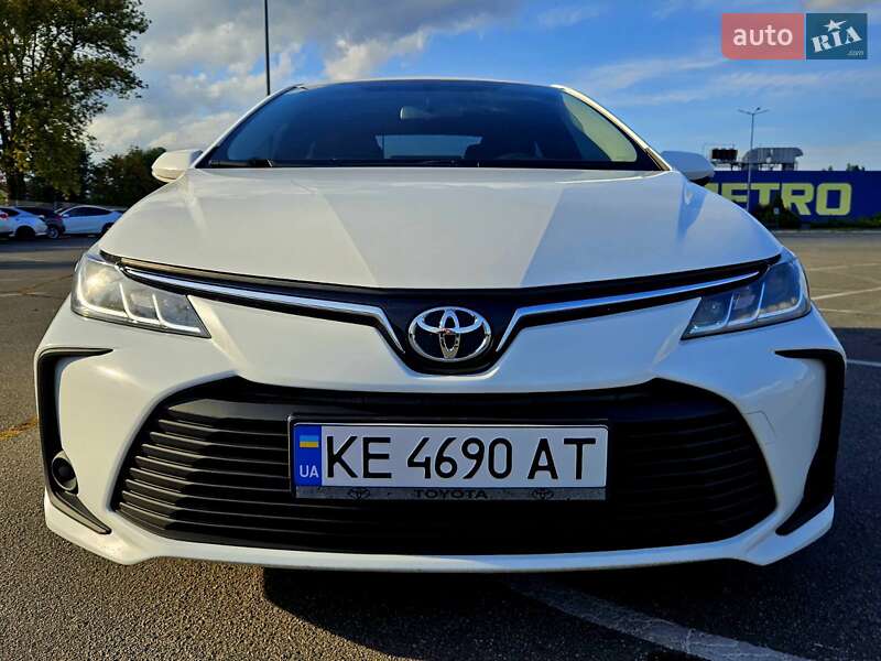Седан Toyota Corolla 2019 в Днепре