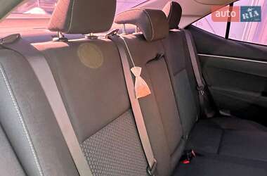 Седан Toyota Corolla 2013 в 