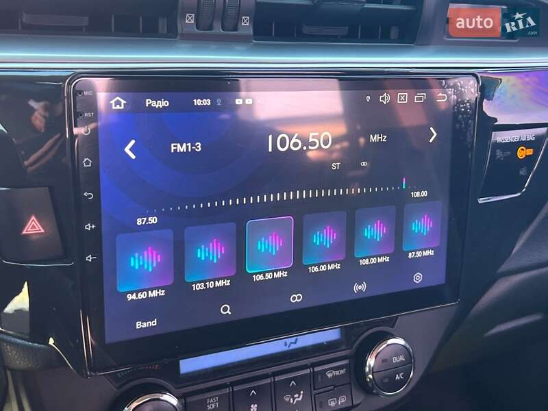 Седан Toyota Corolla 2013 в Києві